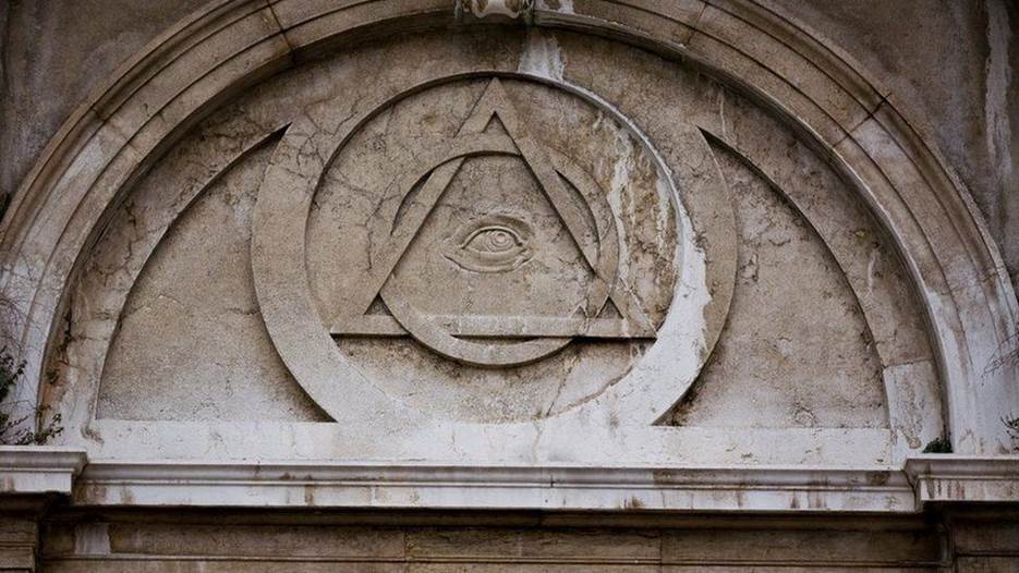 Freemasons explain the rituals and benefits of membership - BBC News